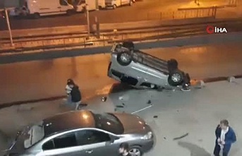 Sultangazi'de otomobil takla attı 2 kişi yaralandı.