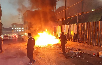 Sultangazi'de satmak için yaktığı kablolar alev topuna döndü 
