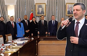 Sultangazi'li muhtar bir ilke imza attı.