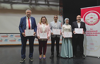 Sultangazi'li Muhtarların Mazbata Sevinci