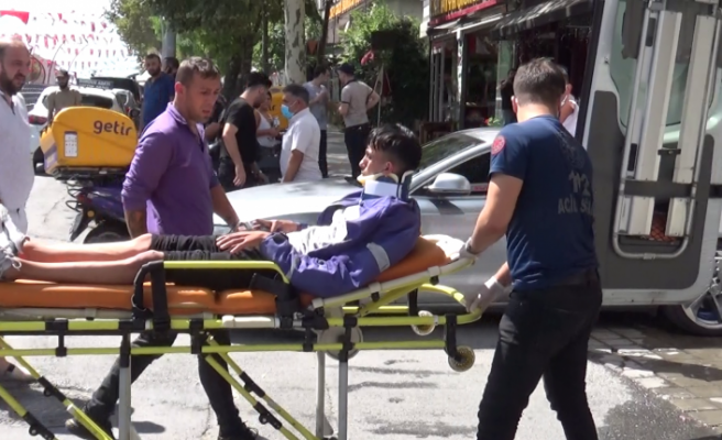 Sultangazi'de kaza yapan kurye suçu kendisine yardıma koşan sürücüye attı.