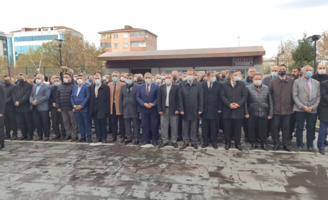 Sultangazi'de 10 Kasım Atatürk'ü anma programı düzenlendi.