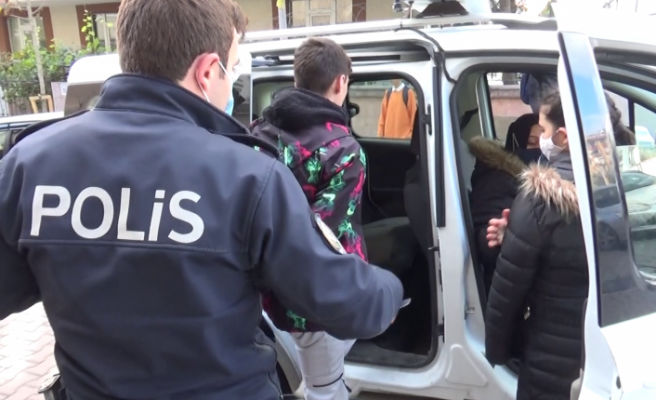 Sultangazi'de öğrencileri bıçakla gasp eden 3 çocuk yakalandı
