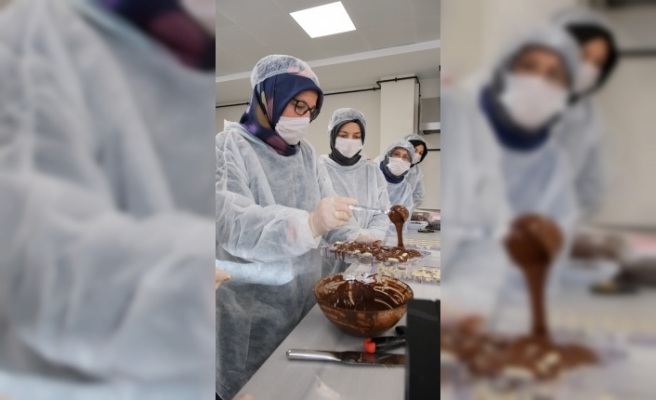 Sultangazi Belediyesi’nden Çok Tatlı Bir Etkinlik: Çikolata Atölyesi