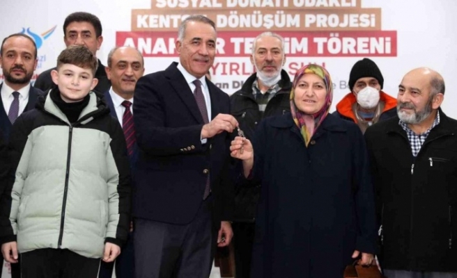 Sultangazi'de kentsel dönüşüm projesi ile 30 aile ev sahibi oldu