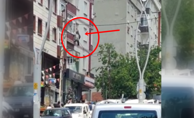 Sultangazi'de şizofren hastasının paniği mahalleliyi ayağa kaldırdı.