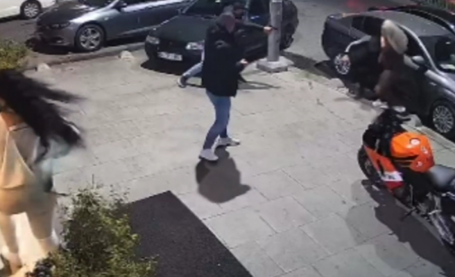 Sultangazi'de silahlı saldırı kamerada: 1 ağır yaralı