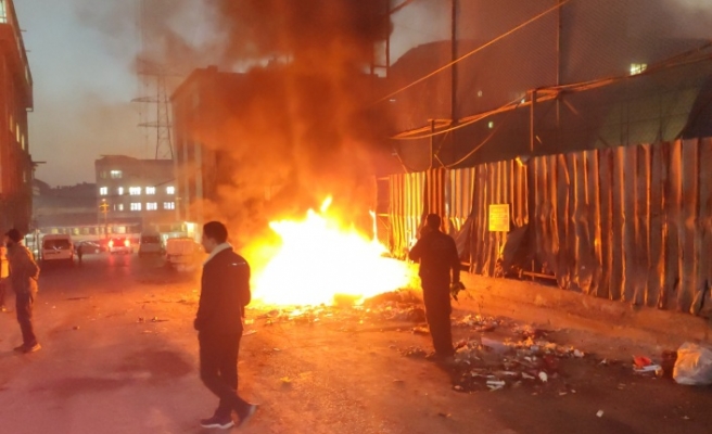 Sultangazi'de satmak için yaktığı kablolar alev topuna döndü 
