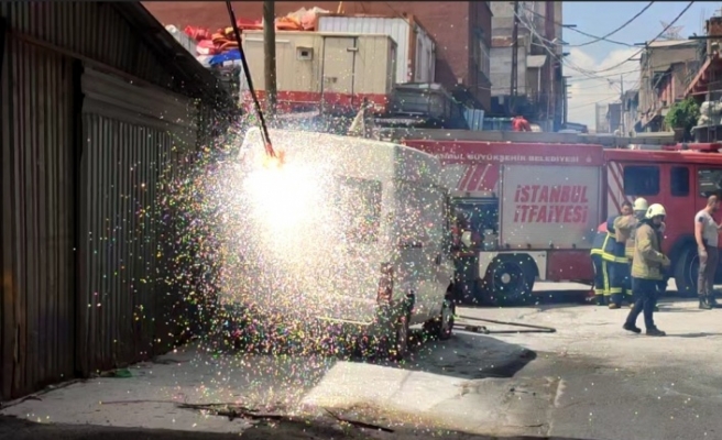 Sultangazi’de elektrik kabloları bomba gibi patladı