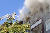Sultangazi'de çıkan yangına çok sayıda itfaiye ekibi sevk edildi.