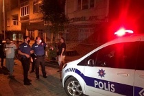Sultangazi 'de inşaat sahasındaki kazı nedeniyle iki binada kayma meydana geldi