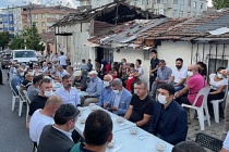 Muhtar Ümit Doğan,5 bin kişiye aşure ikramında bulundu.