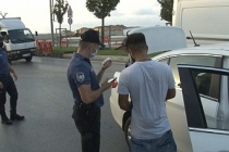 Sultangazi’de çok sayıda polis ekibinin katılımıyla “şok uygulama” yapıldı.