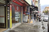 Sultangazi'de emlak dükkanına silahlı saldırı