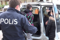 Sultangazi'de öğrencileri bıçakla gasp eden 3 çocuk yakalandı
