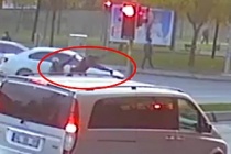Sultangazi'de yaşanan trafik kazasında 2 kişi yaralandı.