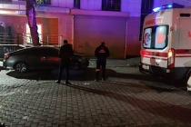 Sultangazi'de bir kişi arkadaşıyla sokakta yürüdüğü sırada uğradığı silahlı saldırıda hayatını kaybetti.