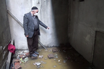 Sultangazi'de 4 binanın bodrum katını lağım suyu bastı: İSKİ'ye tepki yağdı