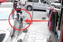 Sultangazi'de çocuğa hırsızlık yaptırdılar: O anlar kamerada