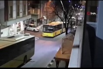 Sultangazi'de arka arkaya olan 2 İETT otobüsü yolda kaldı