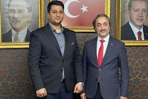 Sultangazi'li genç yazar Cemal Kızmazer meclis üyesi aday adaylığı başvurusu yaptı.
