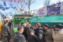 Başkan Dursun ve Aydoğan siyaseti bir kenara bırakıp cenazede bir araya geldiler.