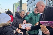 EPÖZDEMİR SABAH İKRAMLARIYLA EMEKÇİNİN YÜZÜNÜ GÜLDÜRÜ.