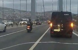 15 Temmuz Şehitler Köprüsünde motosikletli sürücünün...