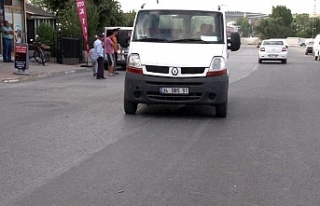 Arnavutköy’de bisiklet süren çocuğa minibüs...