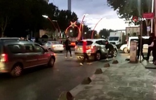 Sultangazi'de Iki Genç Bahsis Almak Için Gelin...