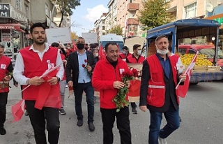 Sultangazi'de Kızılay Haftası Yürüyüşüne...