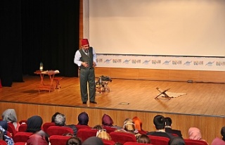 Sevilen Sanatçı Ahmet Yenilmez, İstiklâl Şairimizi...