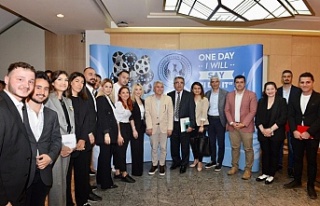 İSTANBUL GELİŞİM ÜNİVERSİTESİ ÖĞRENCİLERİ;...