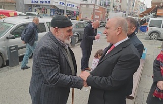 Başkan Ferhat Epözdemir, sıkmadık el girmedik...