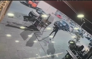 Sultangazi’de dükkanın önüne bırakılan 100...