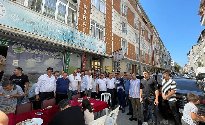 Çakıldere köyü derneğinden 500 kişilik aşure ikramı
